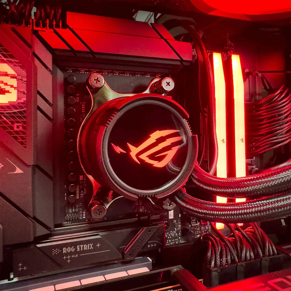 Hyper Gaming Rig Vanthrax - Ryzen 7 9800X3D, RTX 5070 Ti, 32GB Ram